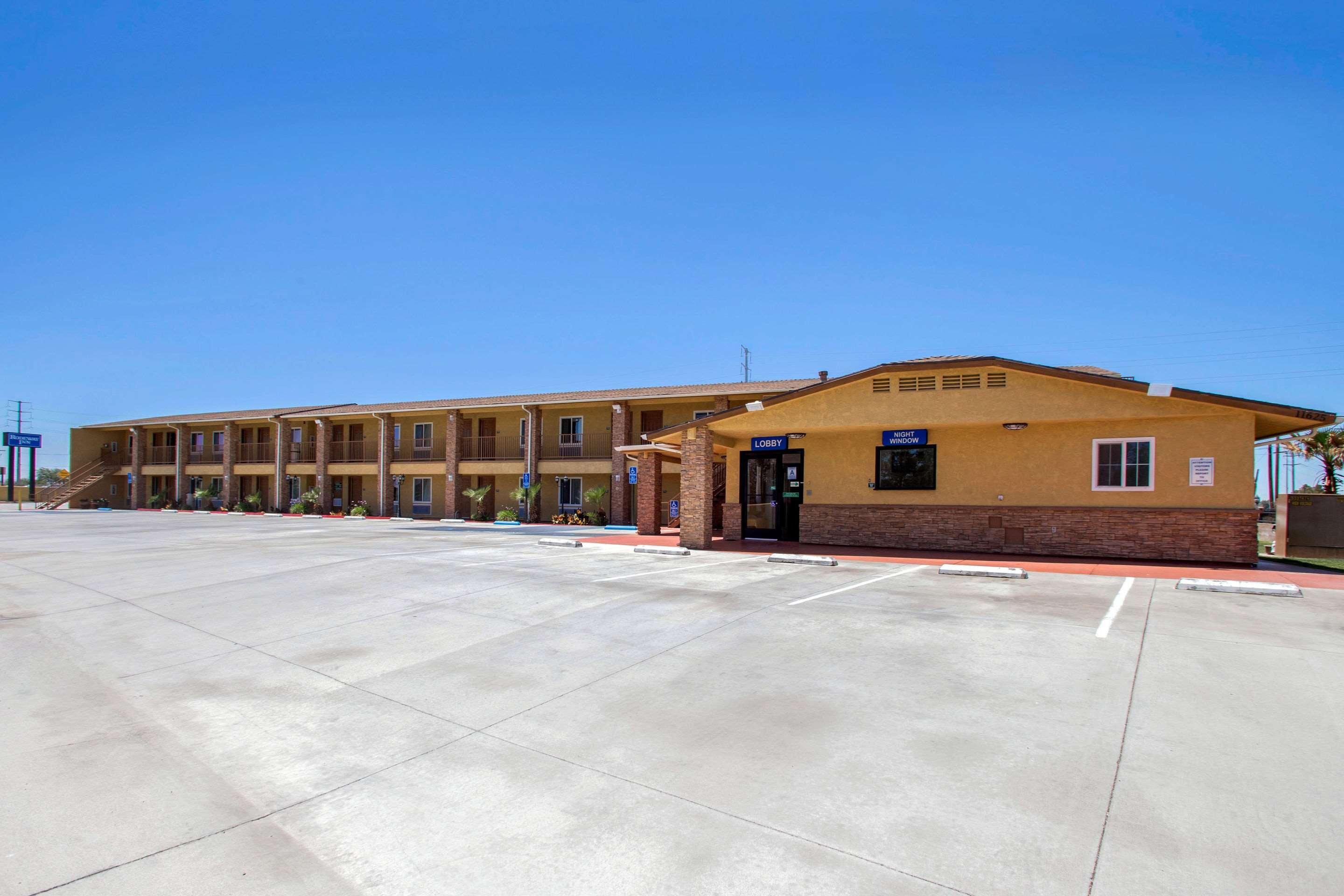 Rodeway Inn Adelanto Us 395 Exteriör bild