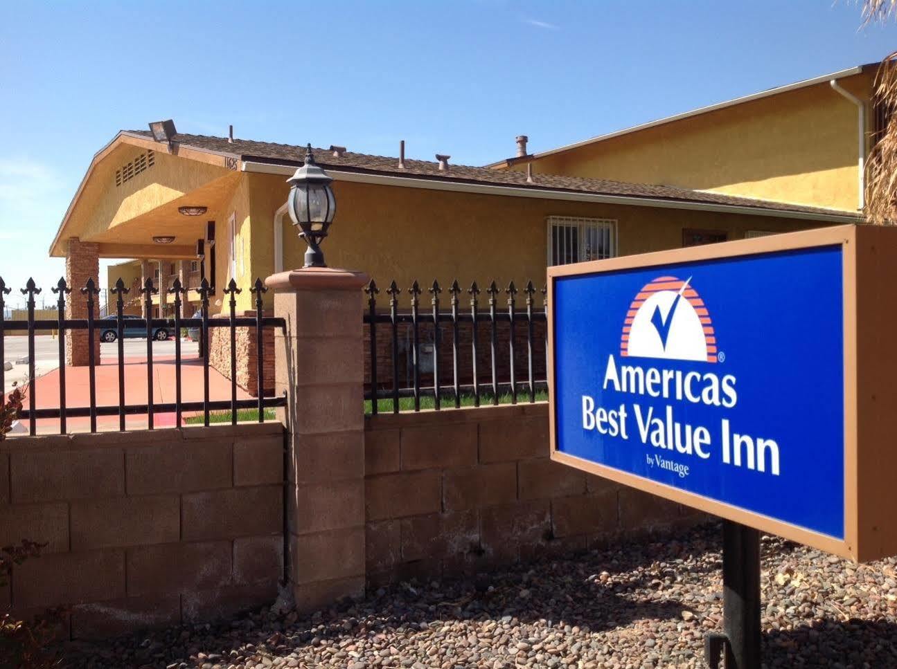 Rodeway Inn Adelanto Us 395 Exteriör bild